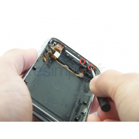 Changement de la coque arrière sur un iphone 3G