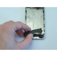 Démontage et remplacement du module WIFI d’un iphone 4
