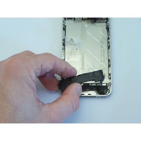 Démontage et remplacement du module WIFI d’un iphone 4